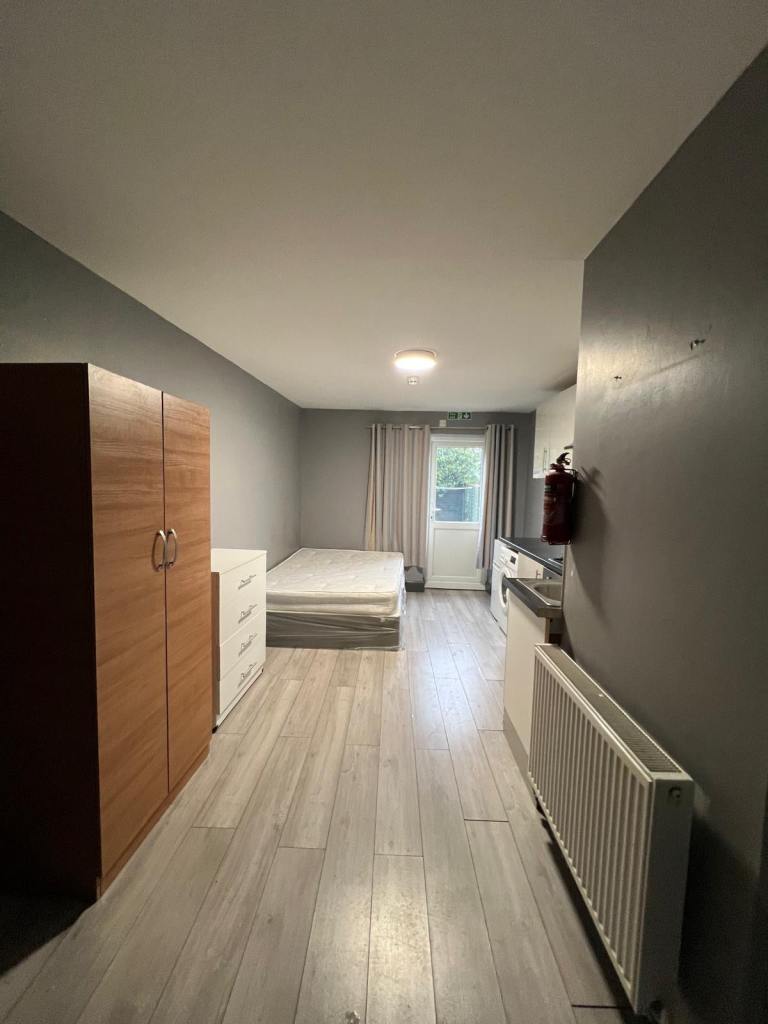Studio Flat in London, Northolt (UB5 4EH)