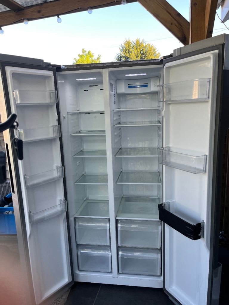 Fridge freezer 