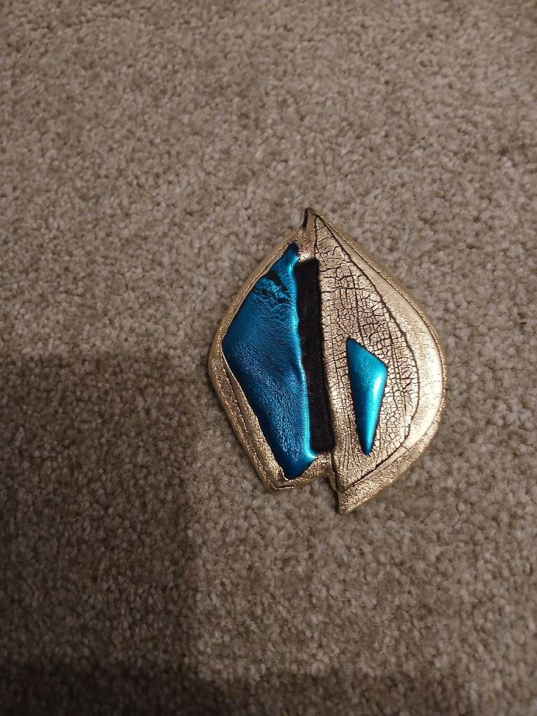 Unique Gold & Blue Textured Brooch – Good Condition
