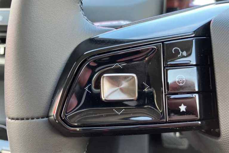 2025 MG MG4 49kWh SE Hatchback 5dr Electric Auto (170 ps) Hatchback Electric Automatic