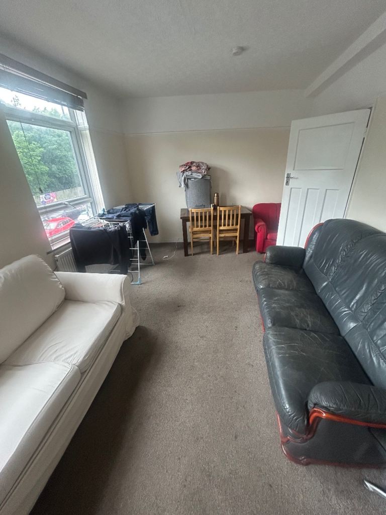 Double room in kenton.