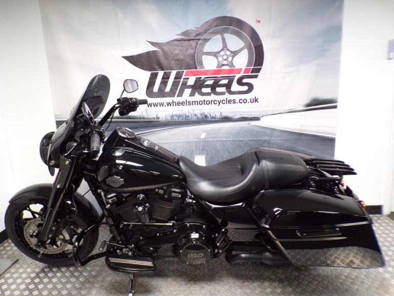 2023 HARLEY-DAVIDSON ROAD KING SPECIAL WITH ONLY 8362 MILES FROM NEW