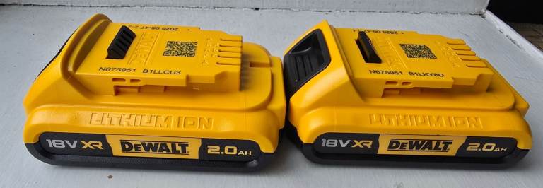 2 X DeWalt 18V XR 2.0Ah Lithium-Ion Slide Battery (Model DCB183),Brand new 