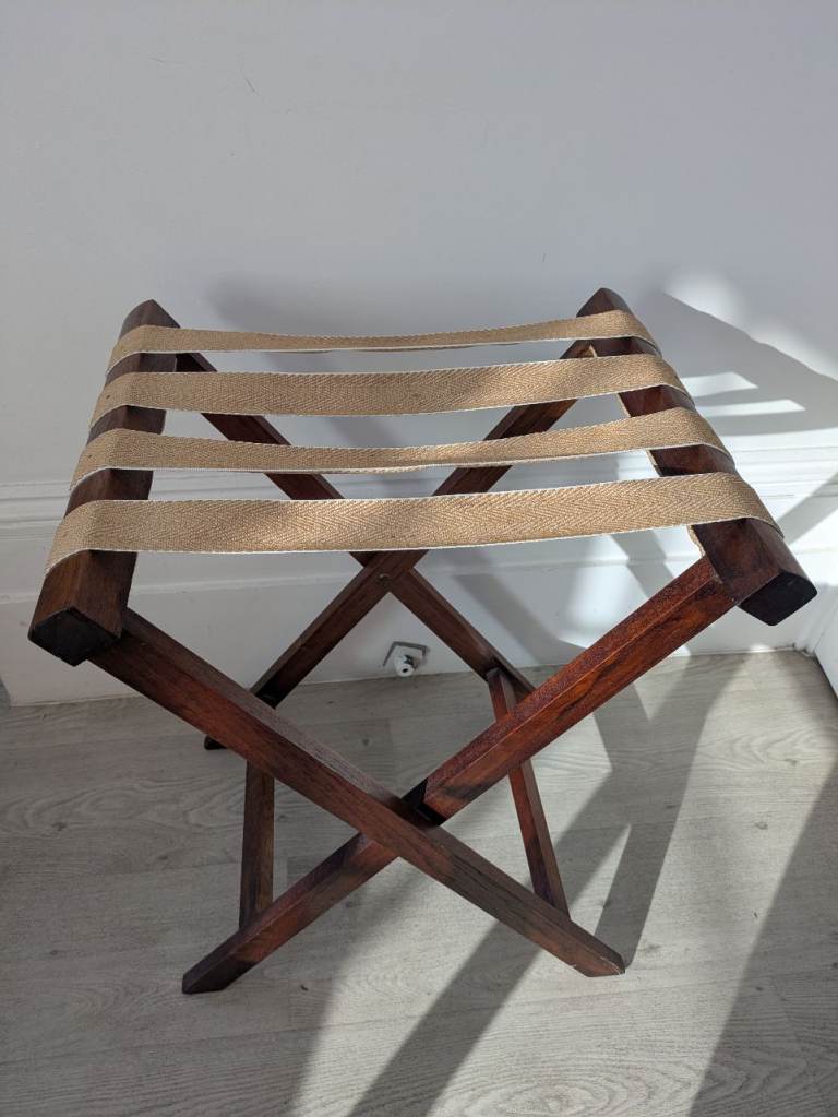Folding wooden luggage rack, dark wood with webbing straps