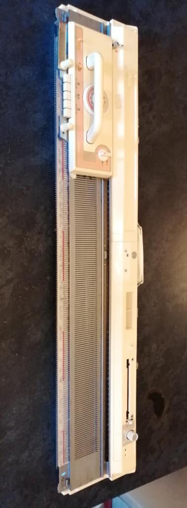 Brother KH860 knitting machine with extras