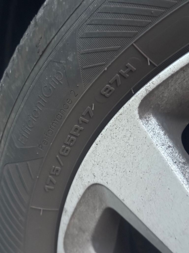 175/65 R17 Good Year Performance 2 (X4 Good Thread Tyres)