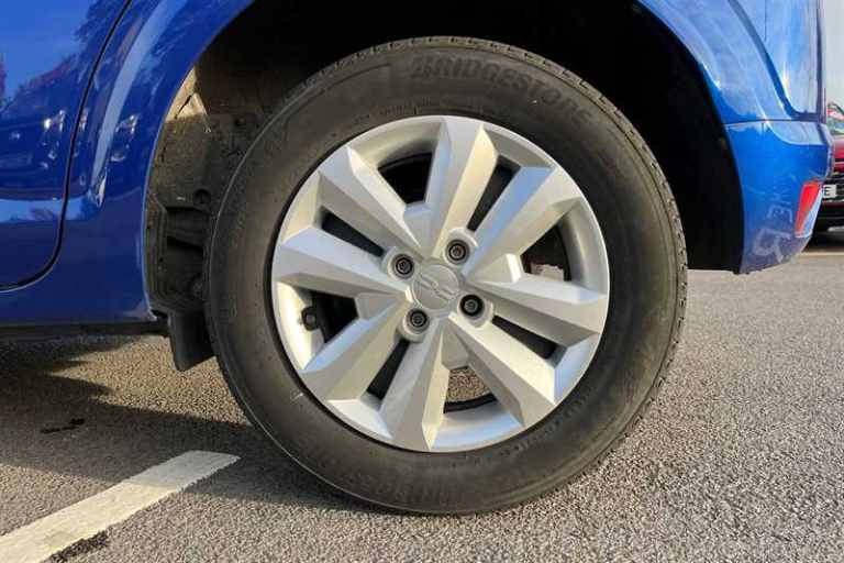 2023 Dacia Sandero 1.0 TCe Expression Hatchback 5dr Petrol Manual Euro 6 (s/s) (90 ps) Hatchback ...