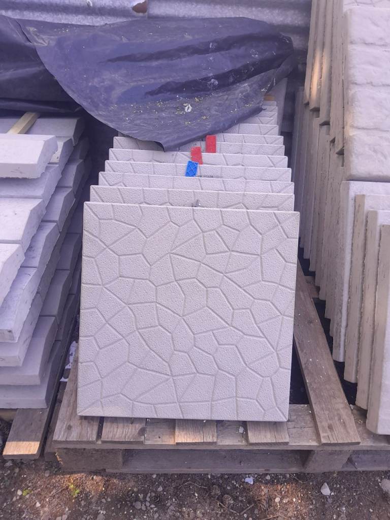 Slabs  cracked ice 450x450s 