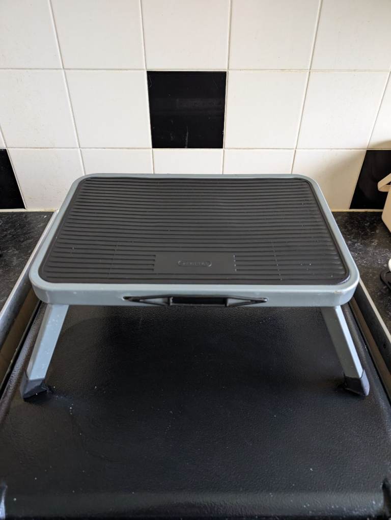 metal and rubber step stall.