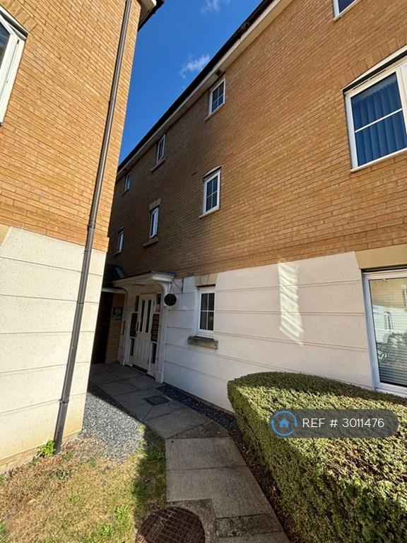 2 bedroom flat in Chafford Hundred, Grays, RM16 (2 bed) (#3011476)