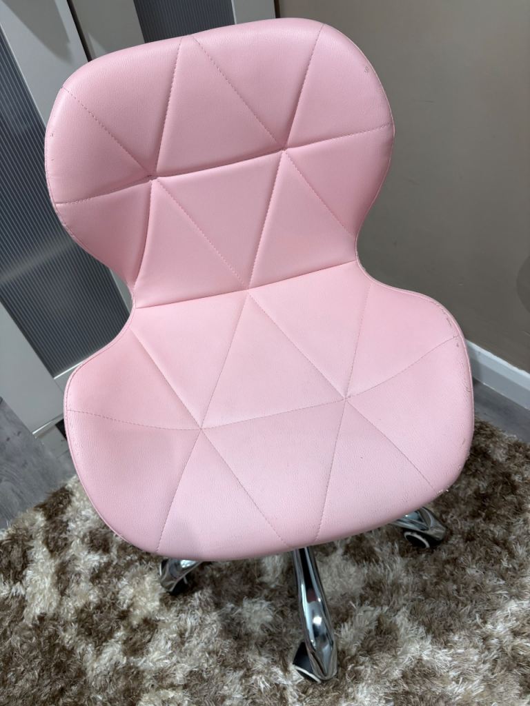 Children’s desk chair 