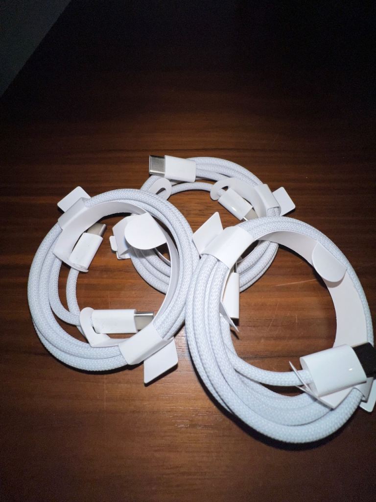 Genuine 60w apple a2795 c to c cable