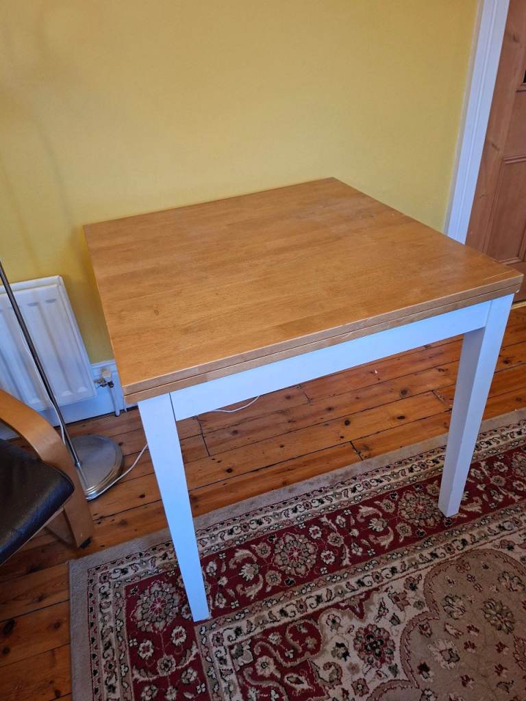 Extendable Dining Table