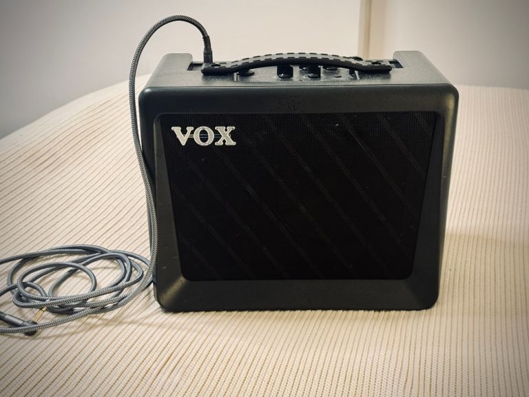 Vox VX15 GT 15W Modelling Guitar Amp – Great Condition