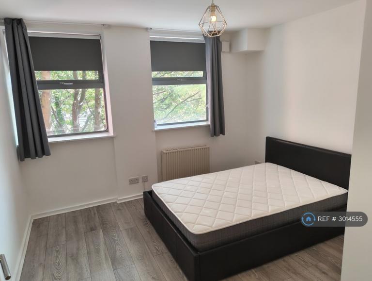 1 bedroom flat in The Lumiere Building, London, E7 (1 bed) (#3014555)