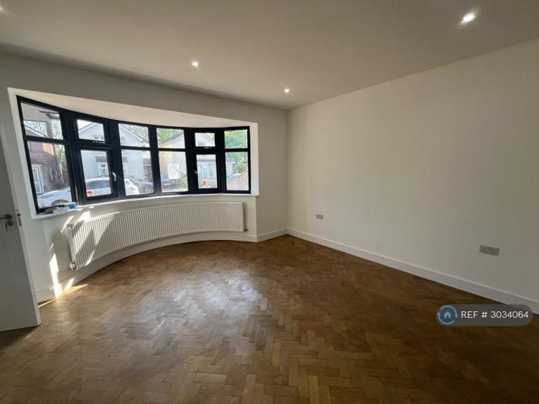 1 bedroom in Talbot Road, Ashford, TW15 (#3034064)