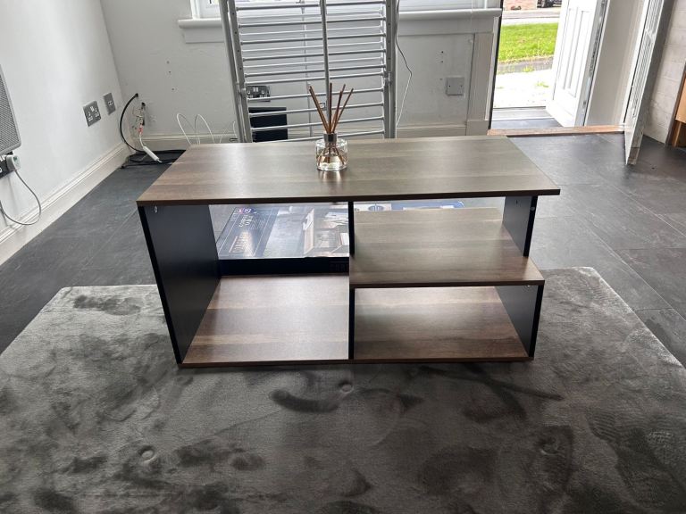 Modern Wooden TV Stand / Media Unit with Shelves