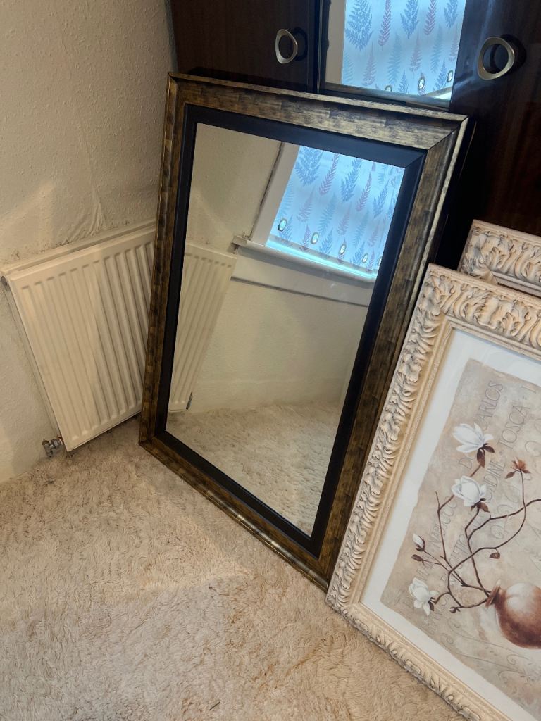 Framed mirror 