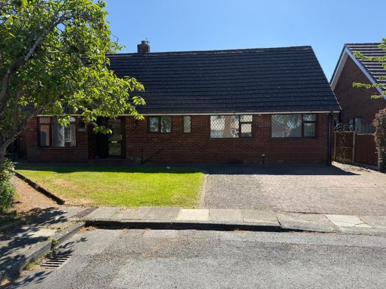 3 BED DETACHED HOME FOR RENT 