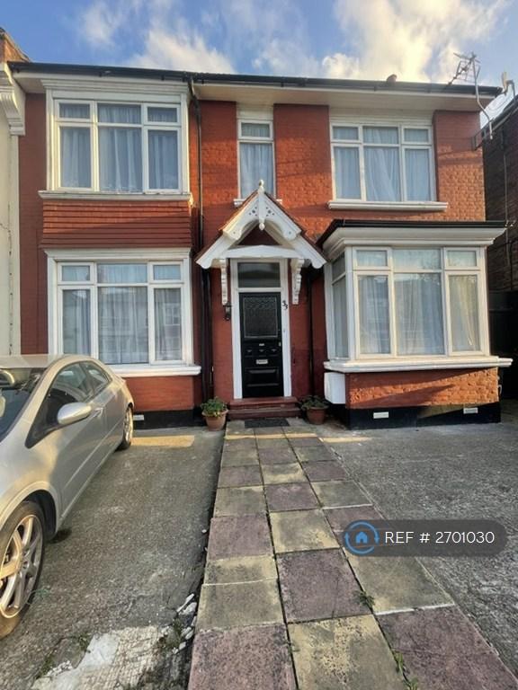 1 bedroom in Sidney Avenue, London, N13 (#2701030)