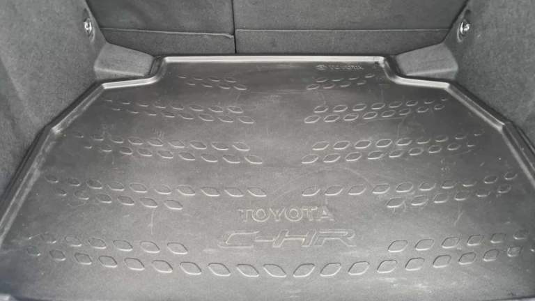 Toyota C-HR Hybrid 1.8 VVT-h Icon ULEZ Free Automatic CVT Excellent Condition