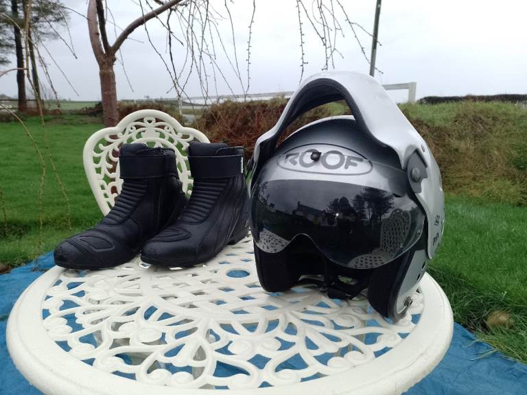 BIKER BOOTS. HARDLY WORN. £20 BARGAIN.