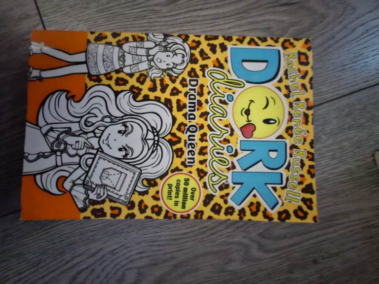 Dork diaries drama queen book