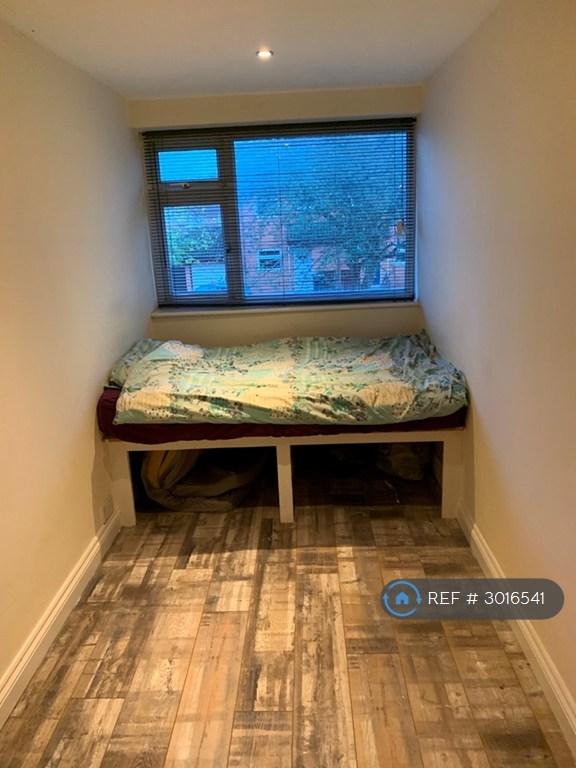 1 bedroom in Elm Park Road, Reading, RG30 (#3016541)