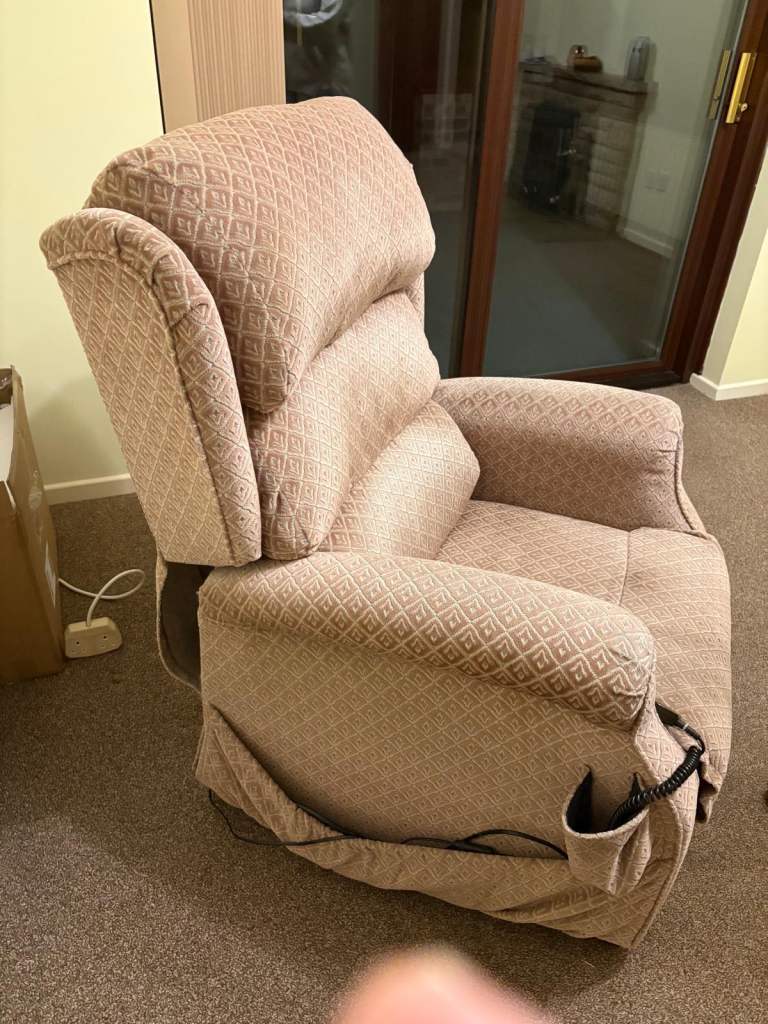 Camelot Electric Recliner Armchair – Reasonable Condition