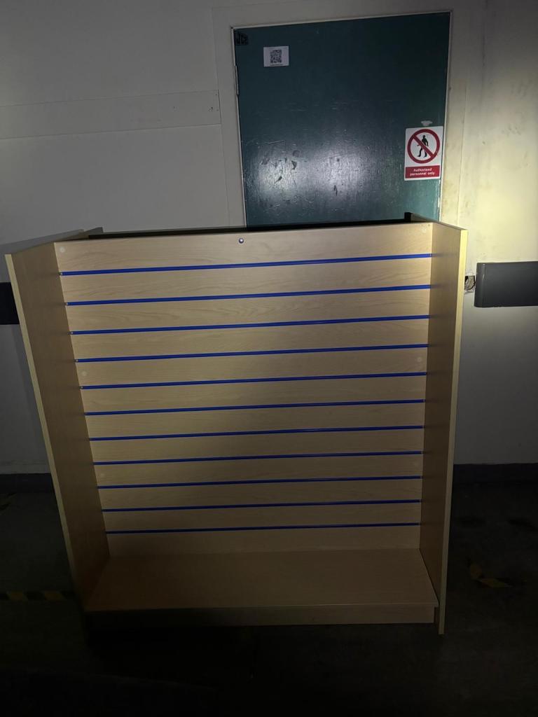 Shop shelve walls