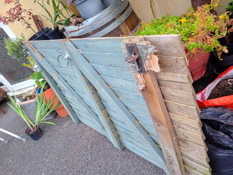 Gate 