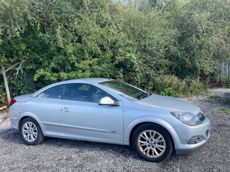 VAUXHALL ASTRA TWINTOP 1.8 VVT CONVERTIBLE 10 REG 63641 MILES 12 MONTHS MOT LOW INSURANCE 