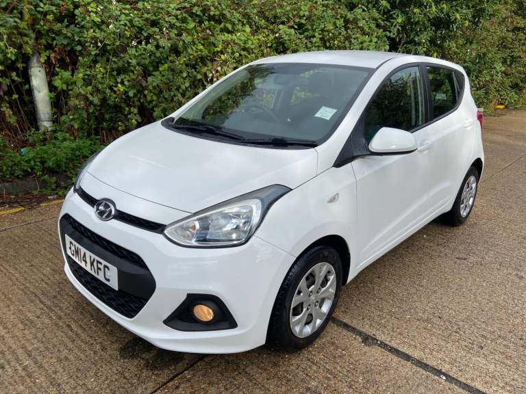 2014 Hyundai i10 1.0 SE 5dr White 30k Miles Years MOT Warranty £20 Road Tax One Owner HATCHBACK P...