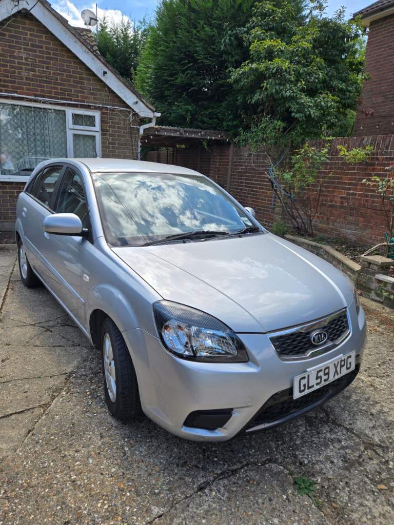 KIA RIO ONLY 16K MILES FSH AUTOMATIC SUPERB CAR NEW MOT 