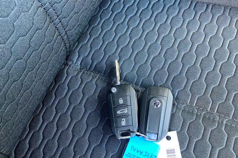  Vauxhall Mokka Electric 54kwh Design Suv 5dr Electric Auto 156 Ps Electric