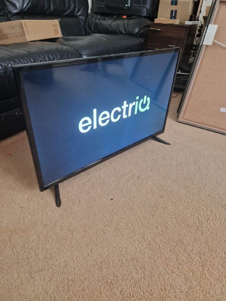 Electriq Smart TV LED Television – Good Condition