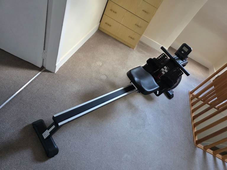 Rowing machine 