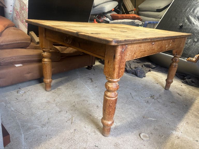 Farmhouse pine dining table 
