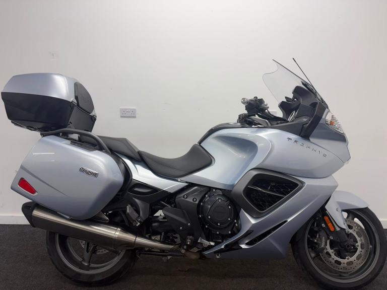 TRIUMPH TROPHY SE ** HEATED GRIPS - FULL LUGGUAGE - WARRANTY **