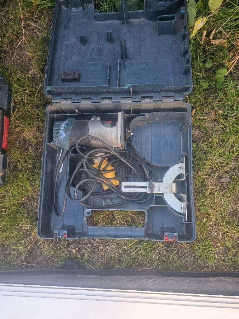 Bosch Router in Case – Good Condition, Power Tool