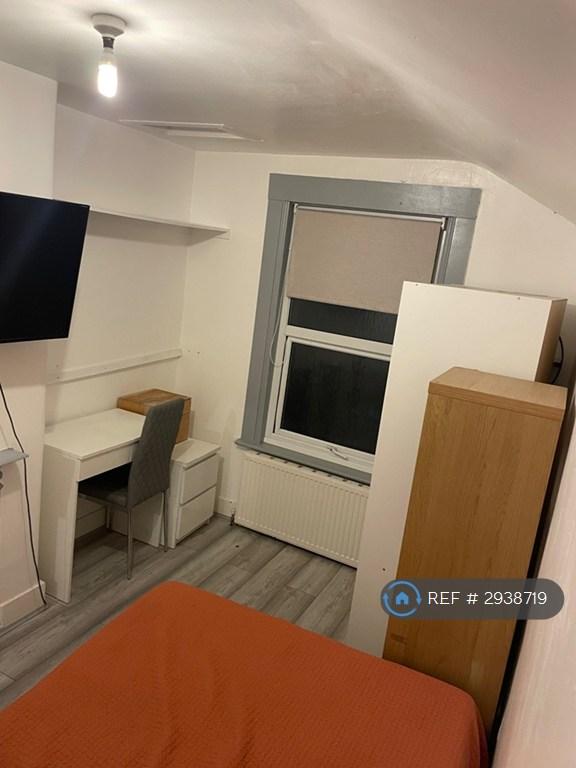 1 bedroom in Bungalow Road, London, SE25 (#2938719)