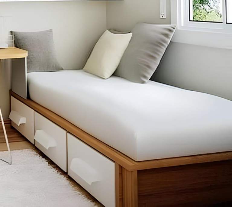 Tiny cheapest room for short stay wanted asap