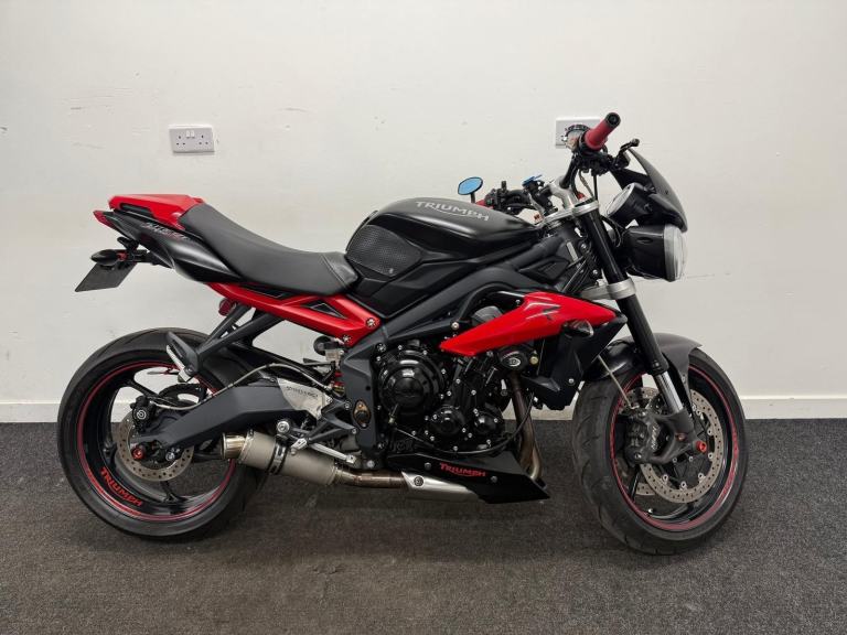 TRIUMPH STREET TRIPLE R ABS  ** SINGLE SEAT - ADJUSTBALE LEVERS - WARRANTY **