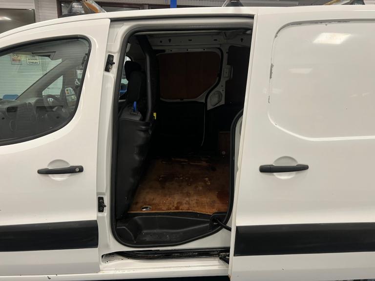 2010 Citroen Berlingo 750 L2 LX 1.6HDI 90PS 3 SEAT LWB VAN --------------------------------------...