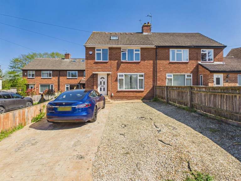 4 bedroom house in Meadow View Road, Kennington, Oxford