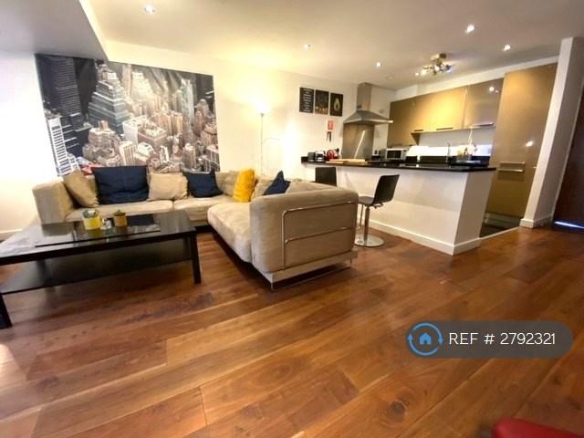 3 bedroom flat in Blenheim Court, London, SE10 (3 bed) (#2792321)
