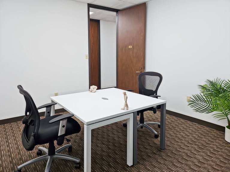 Gloucester - GL1 2NE \ Day Office Access - Start Anytime