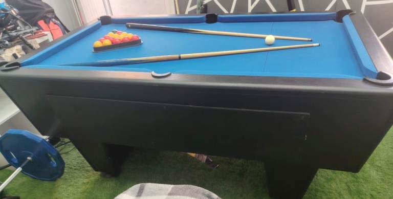 Full-Size Pool Table with Cues and Balls – Good Condition