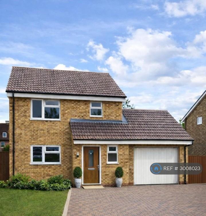 3 bedroom house in Quarry Way, Horsham, RH13 (3 bed) (#3008023)