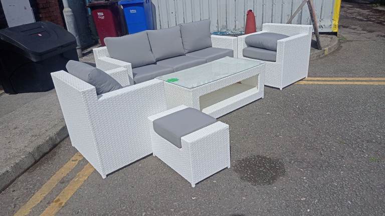 Brand New White 5 Piece Garden Set 